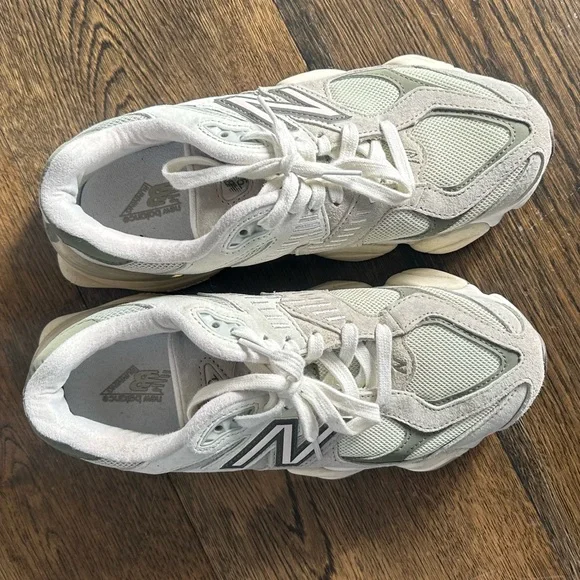 New balance 9060 Sneakers Like New Green White Womens 9 US - Picture 3 of 5